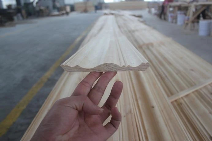 materie primă pentru modelarea pinului raw material of pine moulding